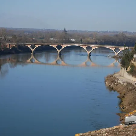 Restaurant Cote Garonne Le Balcon Des Dames - Fauillet Marmande - Vue Panoramique Bord De Garonne Climatisees 3*