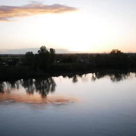 Restaurant Cote Garonne Le Balcon Des Dames - Fauillet Marmande - Vue Panoramique Bord De Garonne Climatisees Hotel Tonneins
