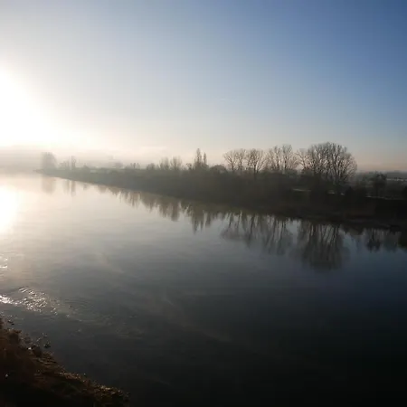 Restaurant Cote Garonne Le Balcon Des Dames - Fauillet Marmande - Vue Panoramique Bord De Garonne Climatisees Hotel
