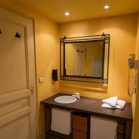 Hotel Cote Garonne Le Balcon Des Dames -Hotel Et Restaurant- Tonneins Fauillet Marmande - Panorama Sur Garonne-Climatise- Accueil Velo- Soiree Etape- Chambre Famille- Etape Et Sejour Touristique-