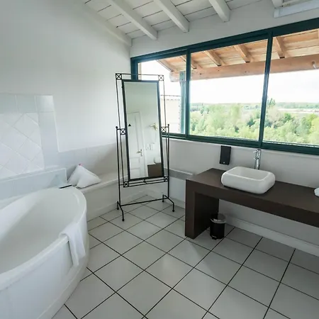 Cote Garonne Le Balcon Des Dames -Hotel Et Restaurant- Tonneins Fauillet Marmande - Panorama Sur Garonne-Climatise- Accueil Velo- Soiree Etape- Chambre Famille- Etape Et Sejour Touristique-