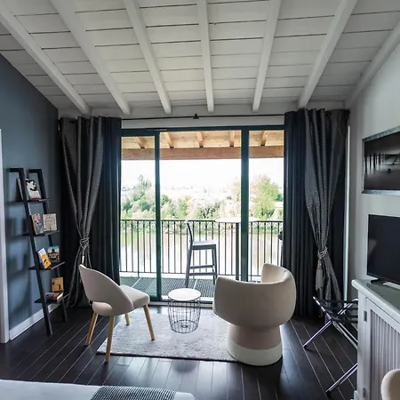 Hotel Cote Garonne Le Balcon Des Dames -Hotel Et Restaurant- Tonneins Fauillet Marmande - Panorama Sur Garonne-Climatise- Accueil Velo- Soiree Etape- Chambre Famille- Etape Et Sejour Touristique- Tonneins