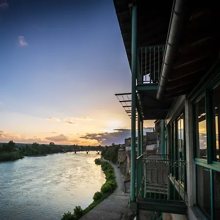 CÔTE GARONNE le BALCON DES DAMES -hôtel et restaurant- Tonneins Fauillet Marmande - vue panoramique bord de Garonne chambres climatisées Hotel Tonneins