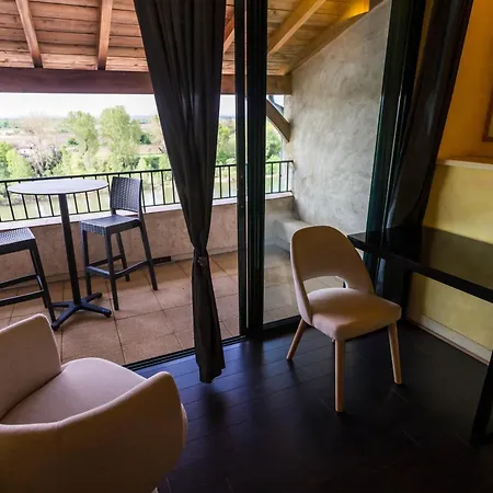 Restaurant Cote Garonne Le Balcon Des Dames - Fauillet Marmande - Vue Panoramique Bord De Garonne Climatisees 3*