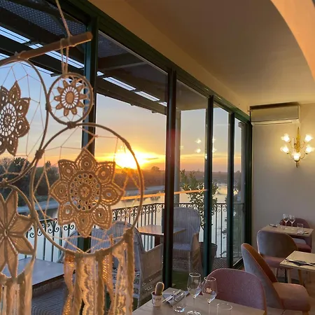 Restaurant Cote Garonne Le Balcon Des Dames - Fauillet Marmande - Vue Panoramique Bord De Garonne Climatisees Hotel 3*