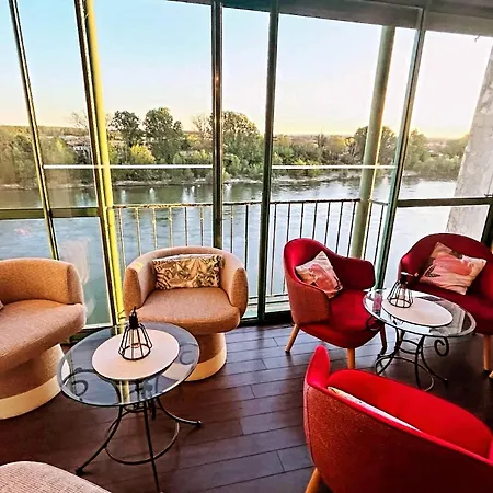 Hotel Cote Garonne Le Balcon Des Dames -Hotel Et Restaurant- Tonneins Fauillet Marmande - Panorama Sur Garonne-Climatise- Accueil Velo- Soiree Etape- Chambre Famille- Etape Et Sejour Touristique- Tonneins