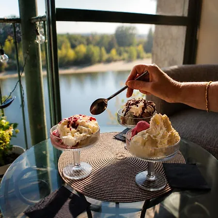 ホテル Cote Garonne Le Balcon Des Dames -Hotel Et Restaurant- Tonneins Fauillet Marmande - Panorama Sur Garonne-Climatise- Accueil Velo-Canal Et Vallee Du Lot -Soiree Etape- Sejour Touristique- 3*