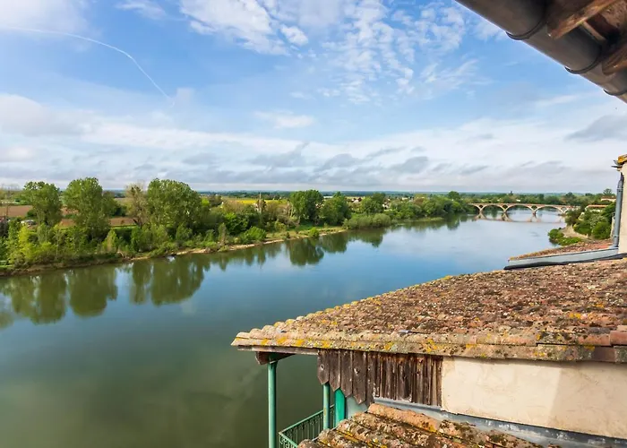 Cote Garonne Le Balcon Des Dames -hotel Et Restaurant- Fauillet Marmande - Vue Panoramique Bord De Garonne Climatisees ホテル 3*
